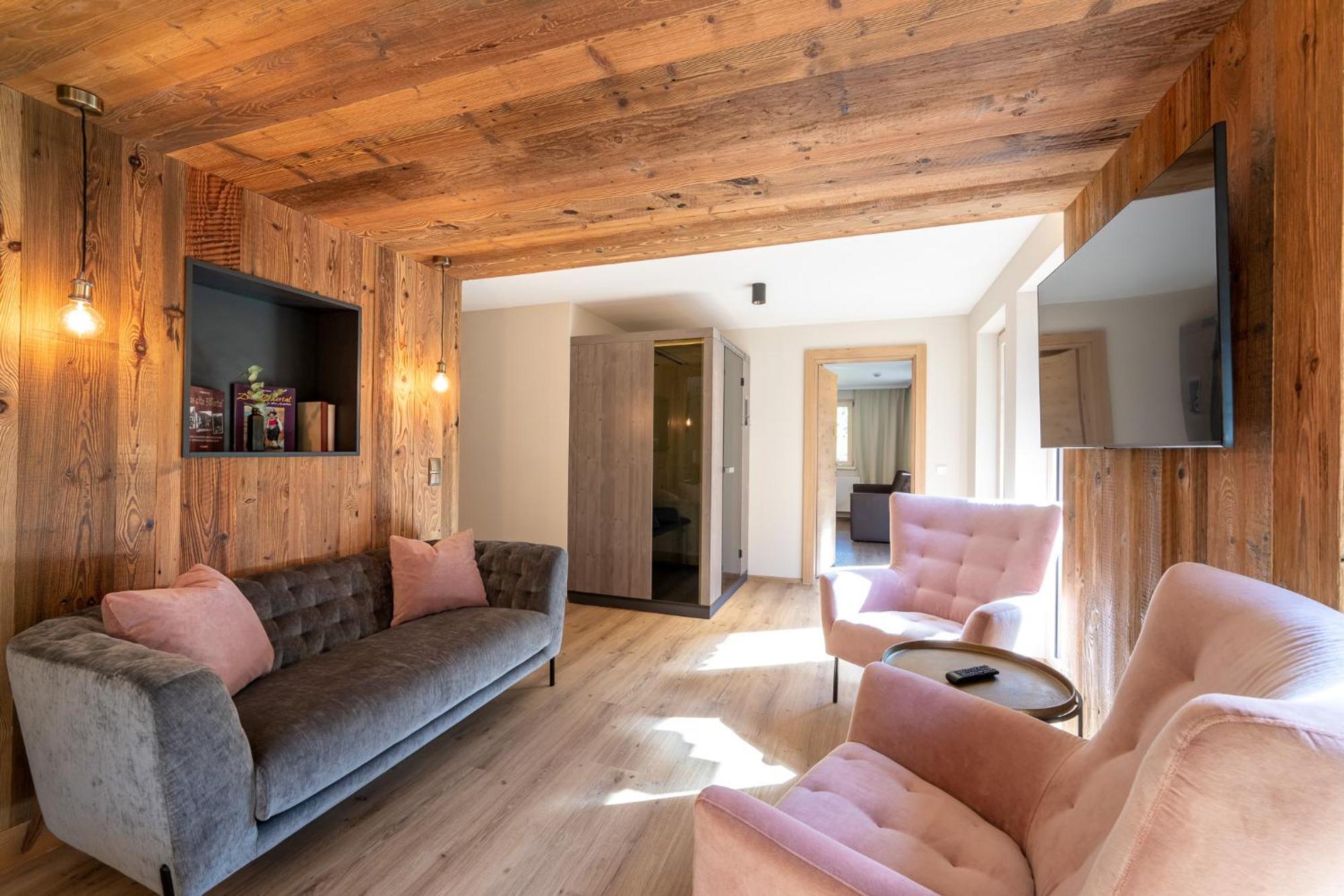 Das Lindtal - Appartements Финкенберг Екстериор снимка