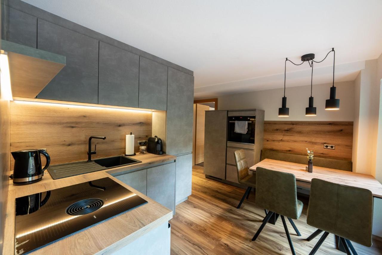 Das Lindtal - Appartements Финкенберг Екстериор снимка